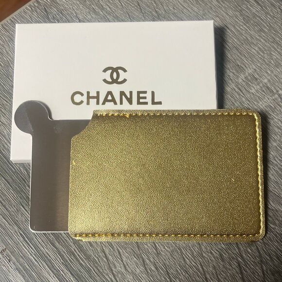 New Chanel Metallic Gold Mirror Card Holder GWP in Box - Picture 3 of 5